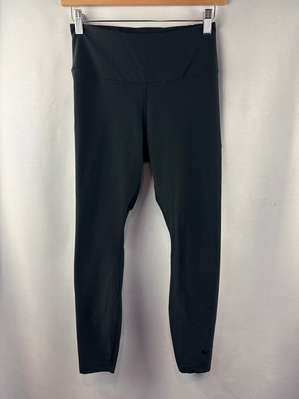 Women’s Nike Medium Black Sports Leggings
